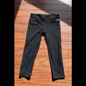 3/$25 Lorna Jane crop leggings